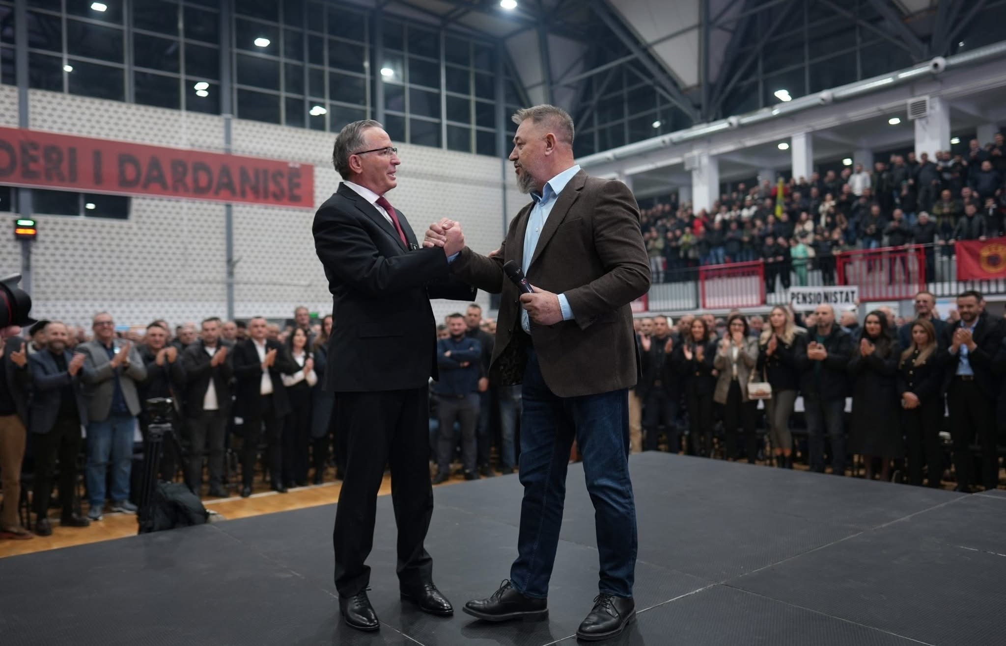 Lushtaku uron Hamzen: Suksese në drejtimin e partisë – bashkë drejt fitoreve të mëdha