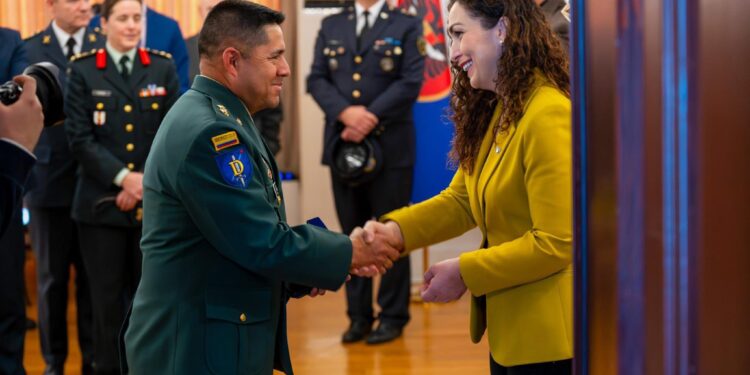 Kolonelë e oficerë nga 16 shtete vizitojnë vendin: Osmani: Shënon moment të rëndësishëm për Kosovën