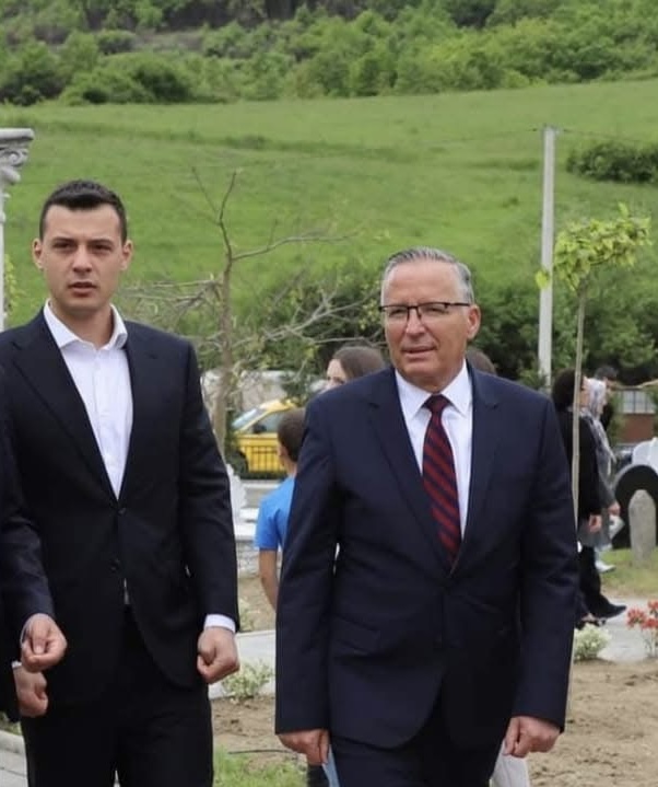 Endrit Thaçi uron Hamzën: Lider me përvojë, vizion dhe integritet – vlera që i duhen partisë dhe Kosovës