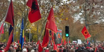 Përfundon protesta në mbështetje të ish-krerëve të UÇK-së në Strasburg, të pranishëm ishin mijëra shqiptar