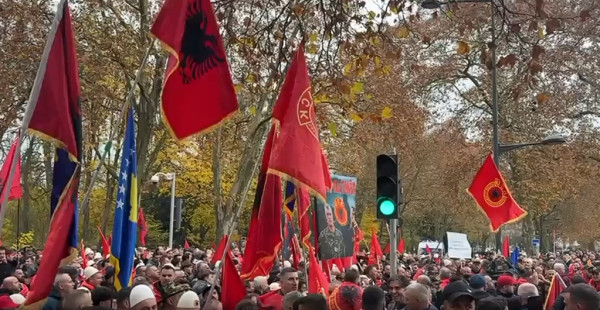 Përfundon protesta në mbështetje të ish-krerëve të UÇK-së në Strasburg, të pranishëm ishin mijëra shqiptar
