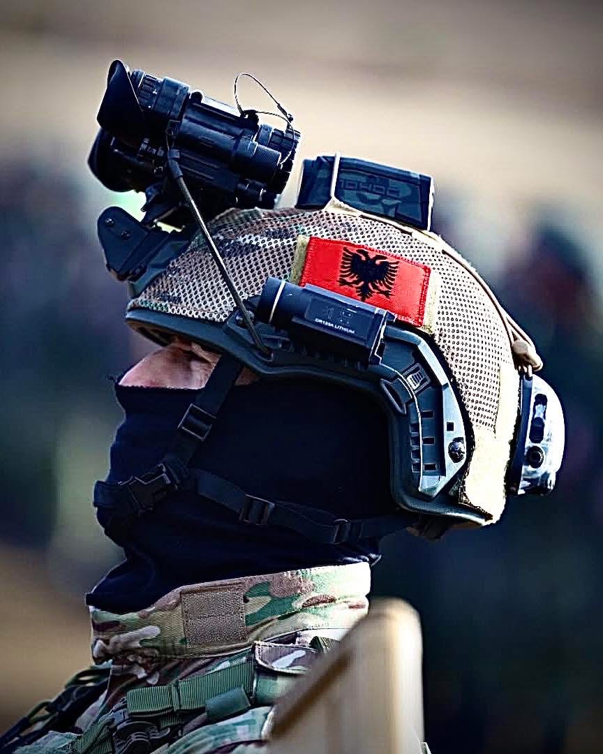 NATO uron me foton e një ushtari shqiptar: Bashkohuni me ne për të festuar Ditën Kombëtare të aleatit tonë, Shqipërisë