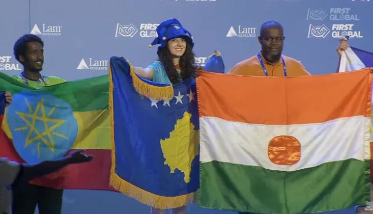 Elita nga Kosova fiton çmimin për mentoren më të mirë në garën botërore të robotikës në Panama