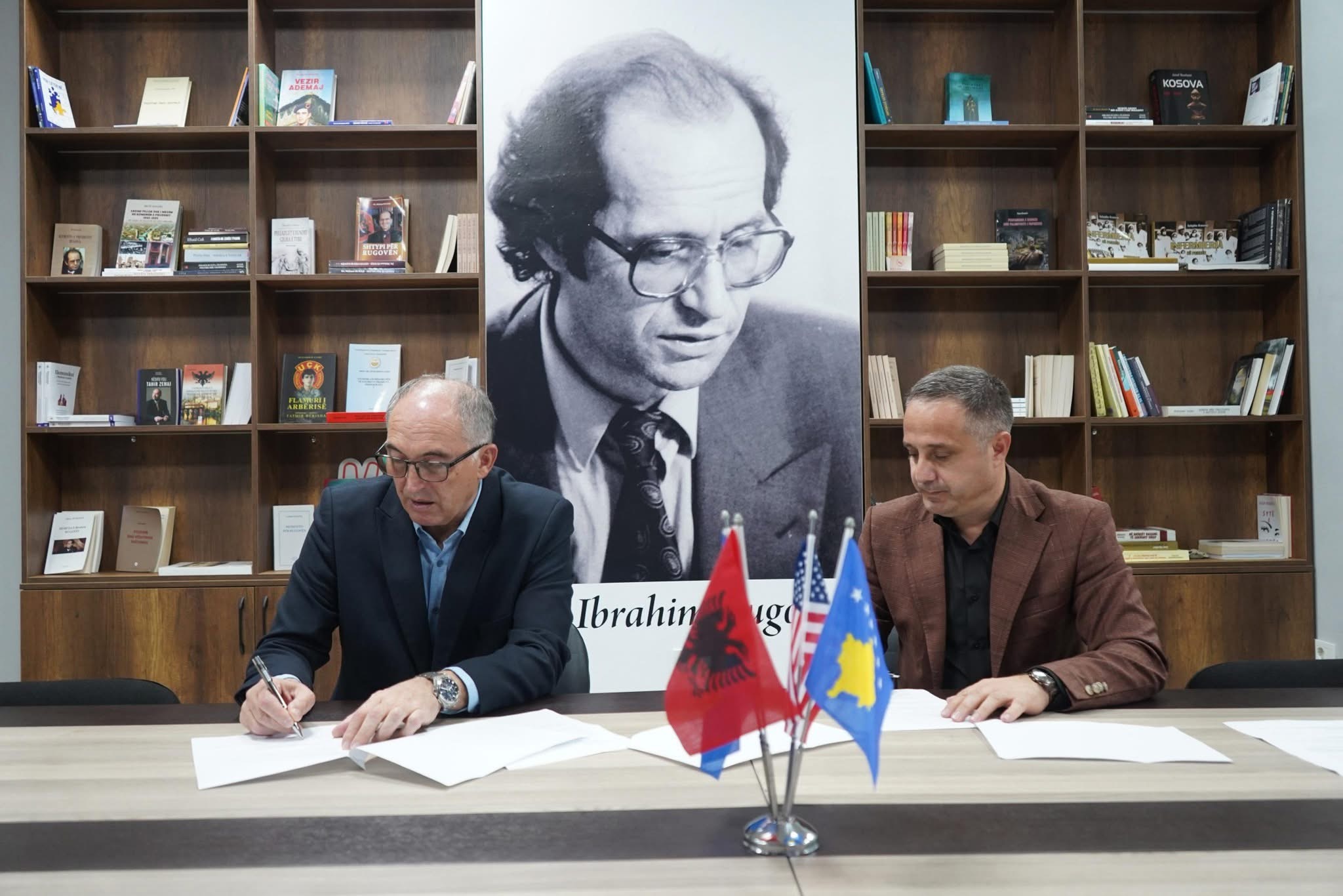 PDK dhe LDK zyrtarizojnë koalicionin për balotazh edhe në Prizren, pas Mitrovicës