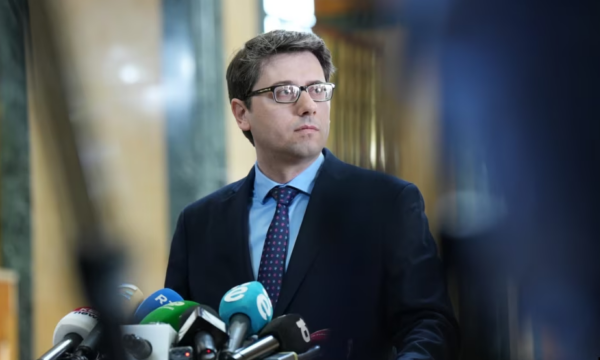 Murati aludon se e plotësuan një kusht formal me Konjufcën: Kushtetuta s’lejon zgjedhje pa tentuar për herë të dytë