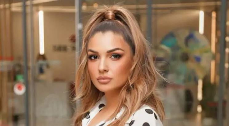 14-vjet më parë, kështu dukej Olsa Muhameti si prezantuese