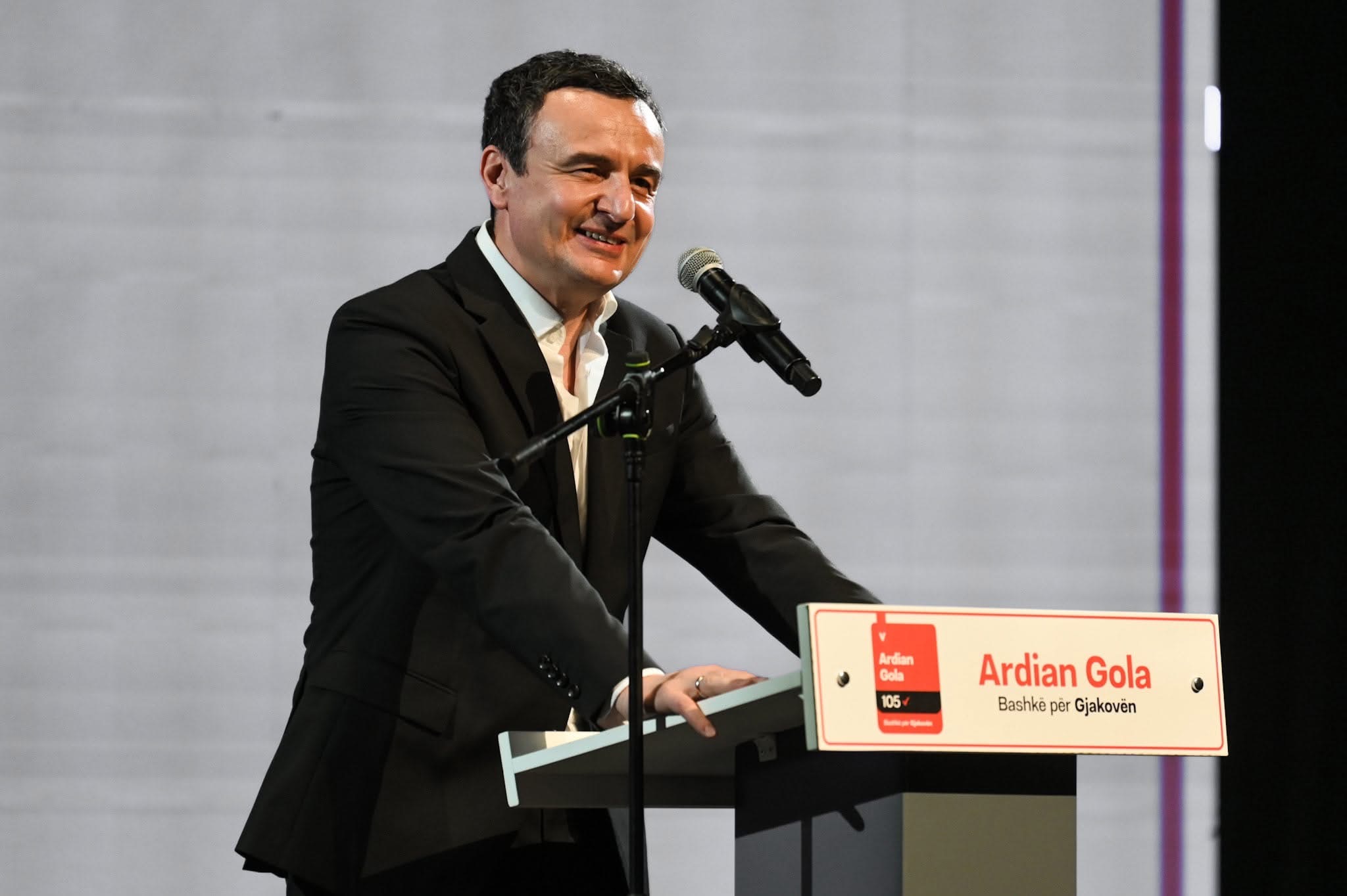 Në zgjedhjet e kaluara u premtoi Aeroportin e Gjakovës, tash “dronë ushtarakë”: Kurti me sabah fushatë për Ardian Golën