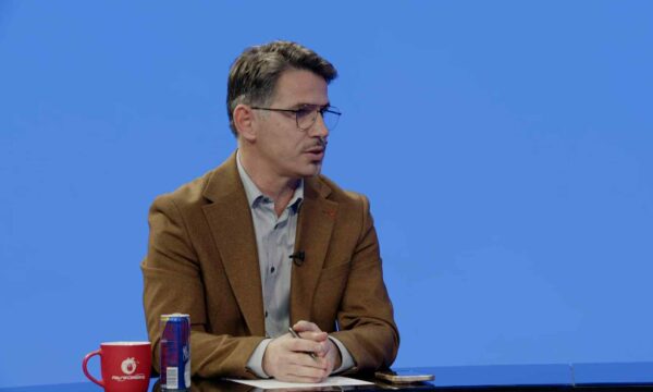 Zefaj: 100 eurot për studentë – tentim i Kurtit për të blerë vota