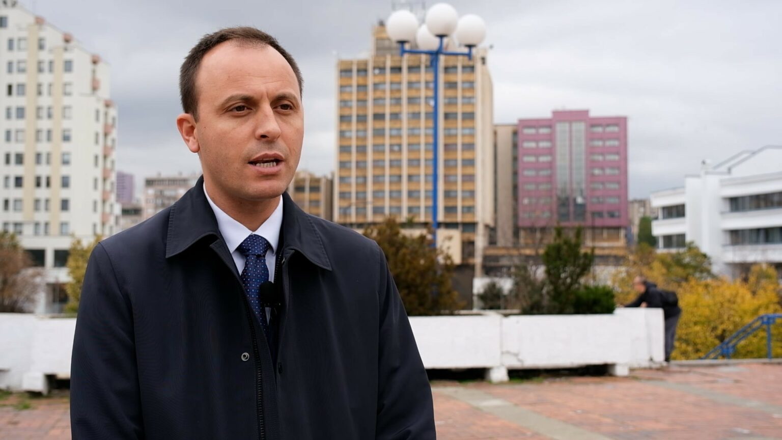 Qorrolli: Qeveria në buxhetin e 2026 nuk ka paraparë rritjen e pagave – janë vetëm ndihma sikur “babadimri”