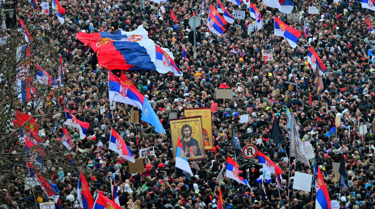 Vuçiqi dhe protuestuesit serbë janë njësoj, kur shqiptarët janë në pyetje