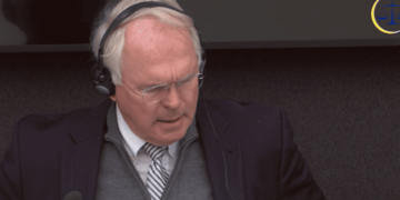 Prokurori pretendon se mbrojtja e Thaçit i kishte thënë që Hill refuzon të dëshmojë për ata, dëshmitari e mohon