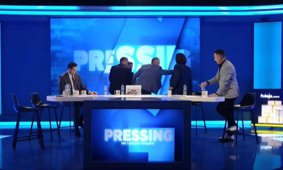Ndërprehet “Pressing”-u, Parim Olluri dhe Nezik Kraki nisen drejt njëri-tjetrit për t’u përplasur fizikisht (VIDEO)