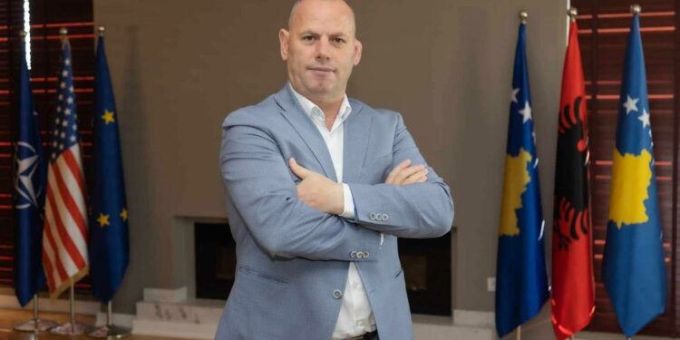 “Lideri i ri i PDK-së do ta ketë për detyrë ta rikthejë Lladrovcin” – Hoxha pas dorëheqjes së Krasniqit