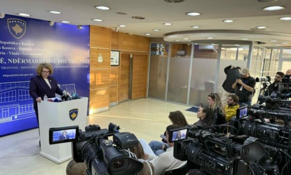 “Anshmëri politike”, Hajdari godet prokurorin Valdet Gashi, përmend edhe Blerim Isufajn