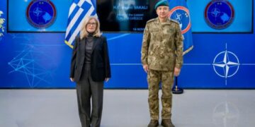 Ulutas takon shefen e zyrës greke në Kosovë- Shkëmbejnë pikëpamje për situatën e sigurisë në vend