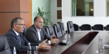 Enver Hoxhaj shpall kandidaturën e tij për kryetar të PDK-së