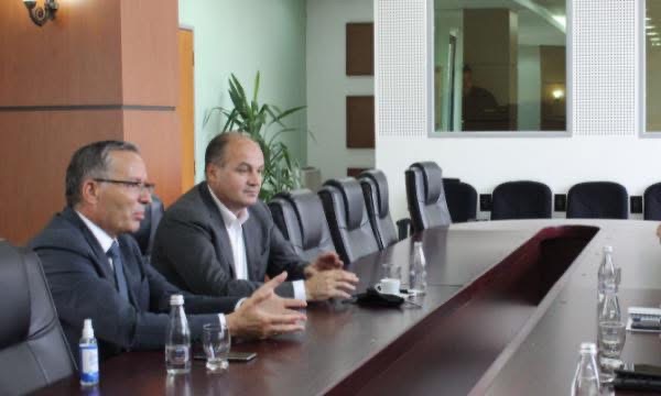 Enver Hoxhaj shpall kandidaturën e tij për kryetar të PDK-së