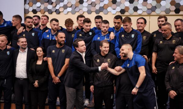 Kurti shkruan para ndeshjes së Kosovës me Slloveninë: Është koha jonë