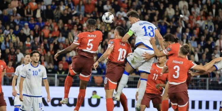 Kosovë-Zvicër, çka thonë rregullat e UEFA-s e FIFA-s kur bie shi i madh si ky sot?