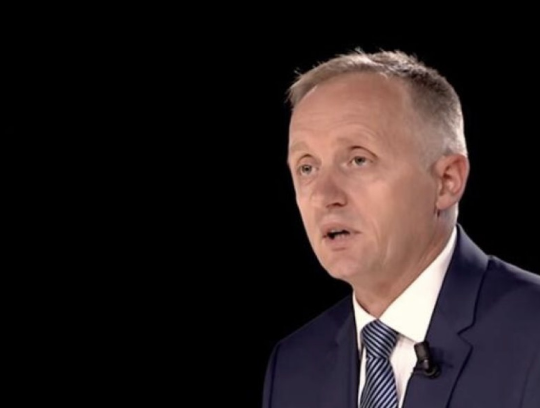 Pse u fërshëllye në shtëpi Granit Xhaka?