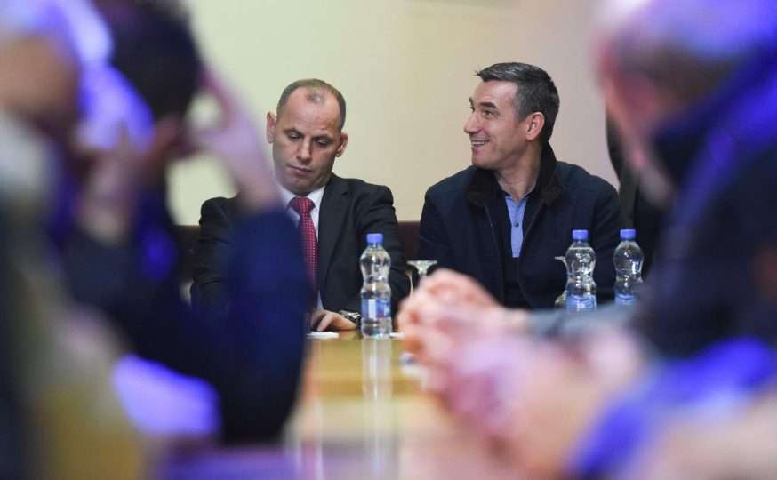 “Mu pati mbush mendja që ke lu mendsh”, Lladrovci tregon se çka i tha Kadri Veseli