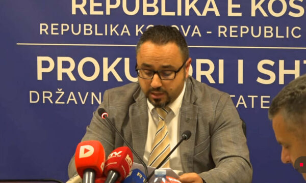 Krasniqi: Shkarkimi i Kelmendit bazohet në energji të puçit institucional, prapa këtij organizimi qëndron Isufaj