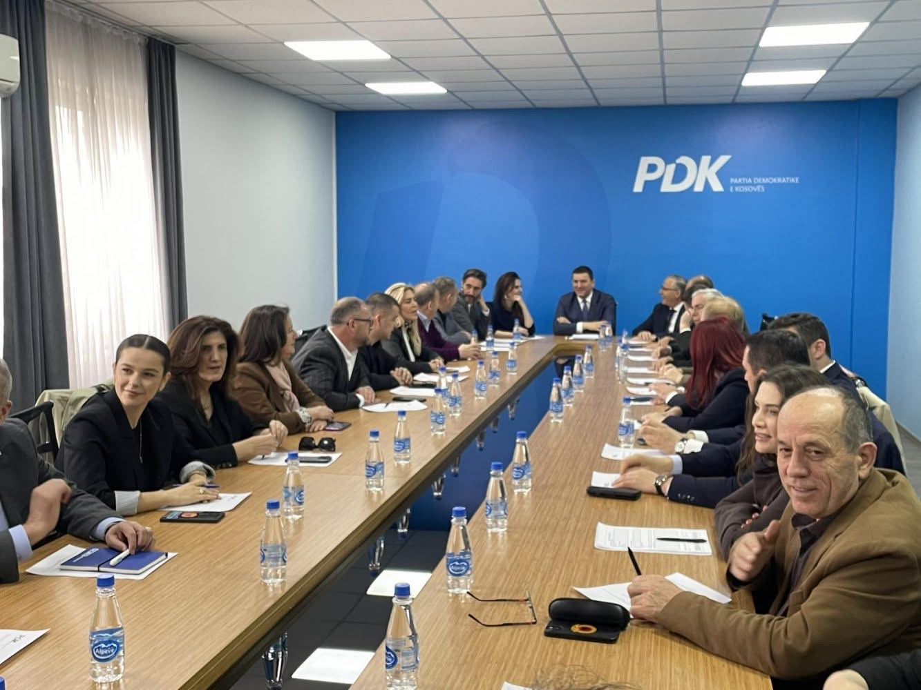 Vjen reagimi i parë nga PDK-ja pasi Osmani shpalli zgjedhjet me 28 dhjetor