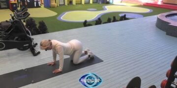 Dolce nis ditën me ushtrime, shfaq me linjat e zjarrta trupore