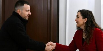 Presidentja Osmani pret në takim Arbnor Spahiun pas lirimit nga Serbia: Qytetarët të shmangin udhëtimin përmes Serbisë