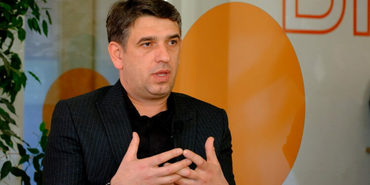 Maloku: Egocentrizmi i LVV çoi Kosovën në këtë ‘derexhe’!