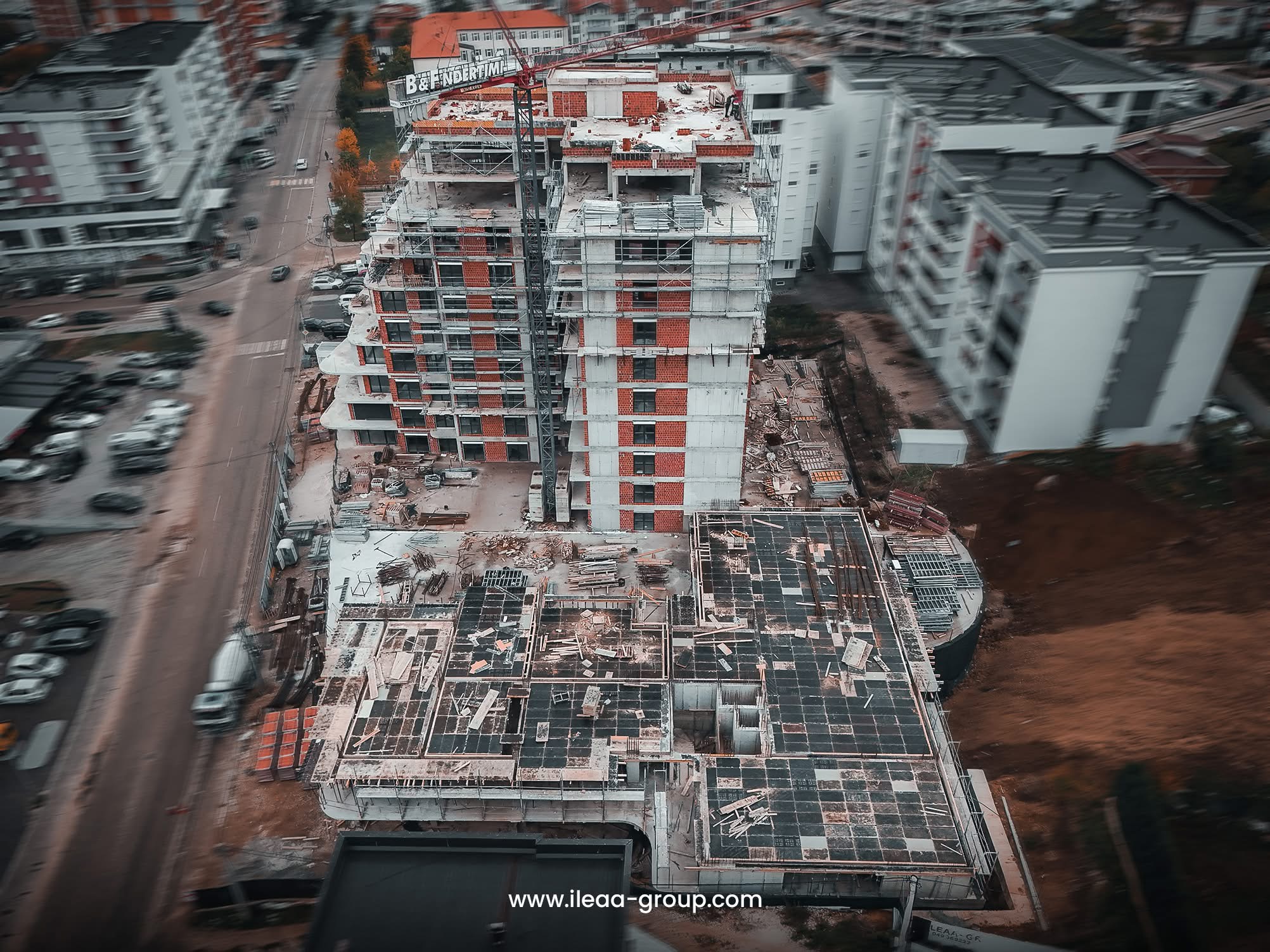 Kompleksi “ILEAA HILL” po e zbukuron Skenderajn