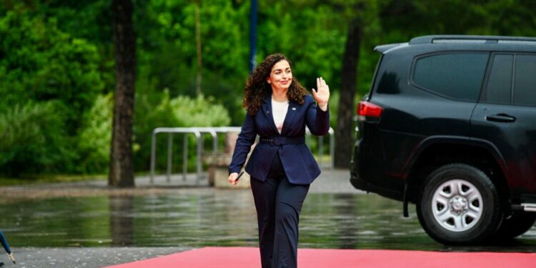 Presidentja Osmani viziton Shkodrën në prag të 28 Nëntorit