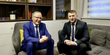 Gëzim Qerimi i bashkohet PDK’së, Hamza: Ai ka mbi 17 vjet përvojë në mësimdhënie universitare