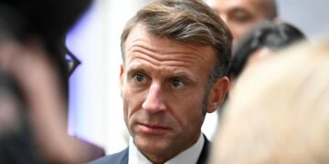 Franca rikthen shërbimin ushtarak vullnetar, Macron prezanton planin