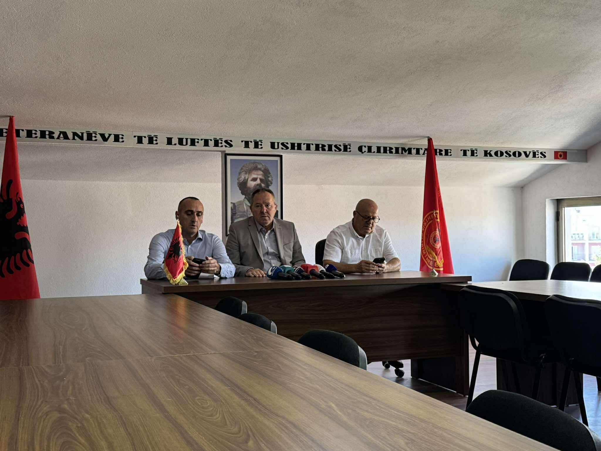 Seanca e 28 Nëntorit në Hagë revolton OVL UÇK-në: Fyerje dhe shpërfillje e realitetit tonë historik