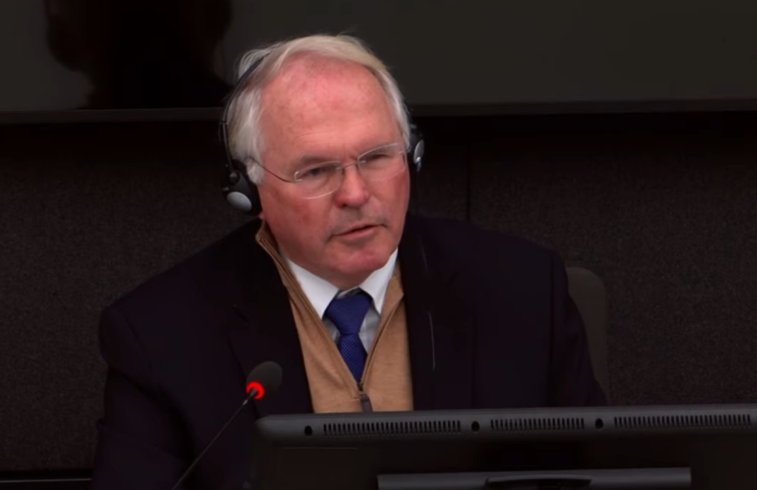 Hill përfundon dëshminë në Hagë: Ishte përvojë e veçantë