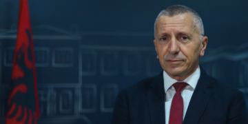 Kamberi: Diskriminimi ndaj shqiptarëve është sistematik dhe i organizuar