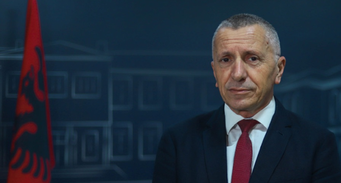 Kamberi: Diskriminimi ndaj shqiptarëve është sistematik dhe i organizuar