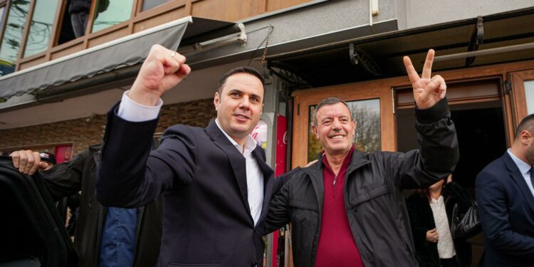 Abdixhiku refuzon dorëheqjen e Xhafer Gashit pas humbjes në Obiliq: LDK nuk i braktis njerëzit e saj në një moment të vështirë