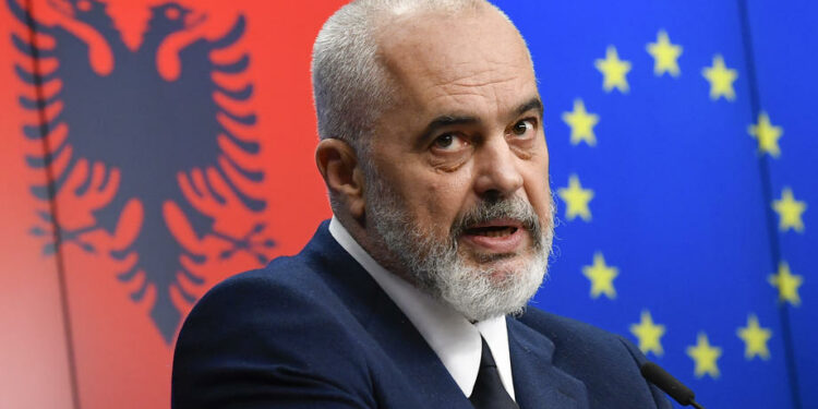 Nga 1 janari paga minimale 500 euro në Shqipëri