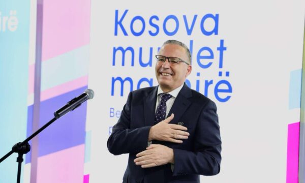 Hamza thirrje mërgatës që të regjistrohen për të votuar: Ju mirëpresim që të vini edhe në atdhe ta ushtroni të drejtën tuaj