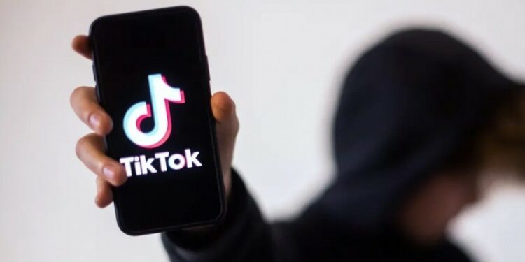 Hetim penal në Francë ndaj TikTok për ndikimin në shëndetin mendor të fëmijëve