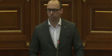 Simiq: Keni krijuar diktaturë, Lista Srpska s’do të votojë për atë që ka përgatitur Albin Kurti