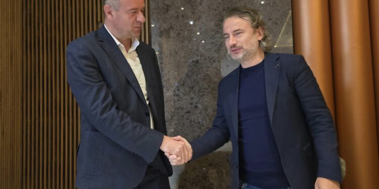 Thellohet aleanca VV-AAK për balotazhin, zyrtarizohet një tjetër koalicion mes tyre