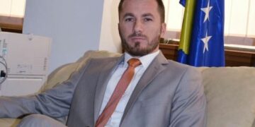 Anëtari i PDK-së në KQZ alarmon: Zgjedhjet mund të rrezikohen nga ndërprerjet e rrymës