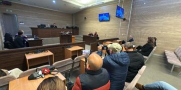 Seanca për skandalin e rezervave shtetërore zhvillohet pa dy të akuzuarit kryesorë – Rozeta Hajdari e Ridvan Muharremi nuk shkojnë në sallë