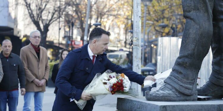 Faton Peci fillon ditën me nderime te shtatorja e Isa Boletinit dhe dëshmorëve të UÇK-së