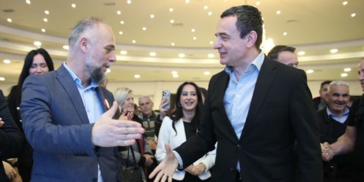 Kurti e Peci takohen me mjekë e zejtarë: Do të ndërtohet spitali i ri i Mitrovicës dhe do të investohen 50 milionë euro vetëm për zbulimin e pasurive nëntokësore