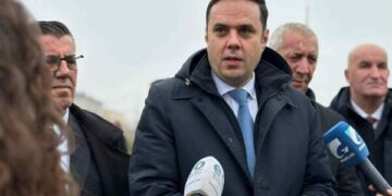 Abdixhiku pas homazheve tek varri i Rugovës në 36 vjetorin e LDK-së: Me krenari vazhdojmë rrugëtimin politik drejt së ardhmes