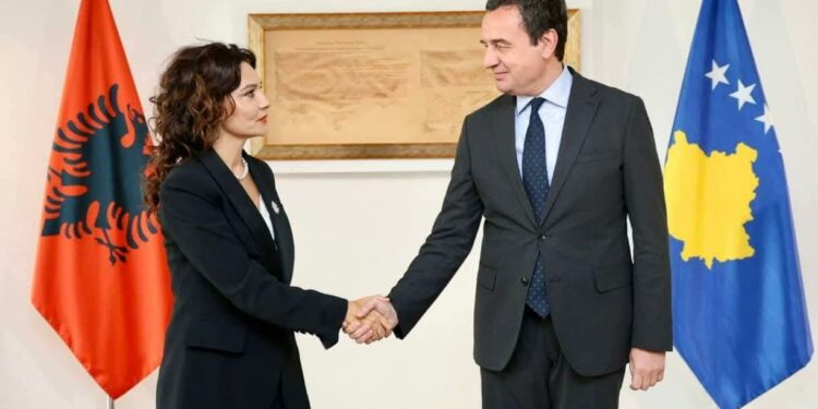 Spiropali uron Kosovën dhe Kurtin: Ecim krah për krah, me një zemër dhe një zë